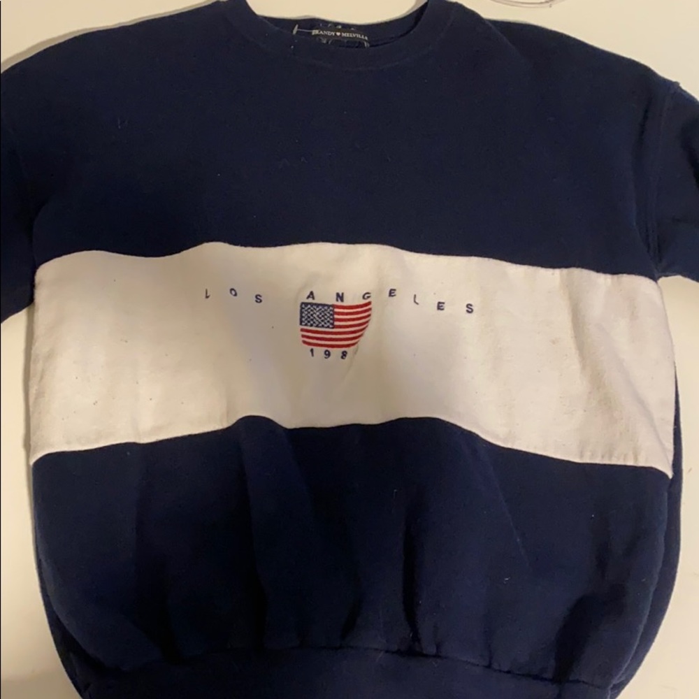 LIGHTLY WORN BRANDY MELVILLE CREWNECK